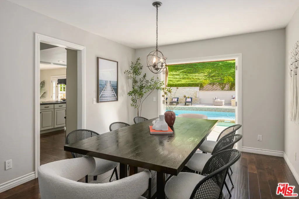 6652 Buttonwood Avenue, Oak Park, California 91377 home-pic-9